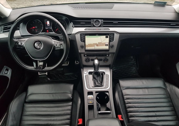Volkswagen Passat cena 84000 przebieg: 165000, rok produkcji 2016 z Włodawa małe 781